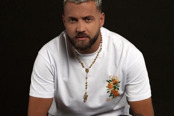 A do ta shohim Luizin në “Ferma VIP”? Postimi i fundit i këngëtarit ngre dyshime