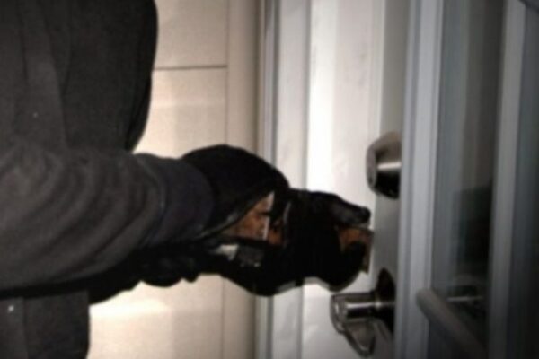 Policia nuk ndalet: Identifikohen pesë të dyshuar për vjedhje në Suharekë