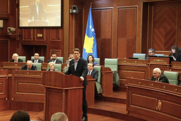 Murati kërkon miratimin urgjent të Projektligjit për Buxhetin, zbardh ndarjen prej rreth 4 miliardë euro