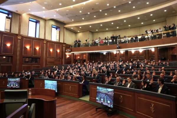 Shumica voton pro, miratohet buxheti 2026 në Kuvend