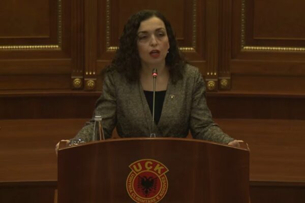 Presidentja Osmani thirrje për unitet: Asnjë përçarje të mos dëmtojë mbrojtjen e luftës çlirimtare