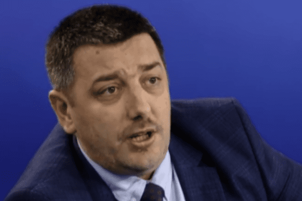 “Entuziazmi nuk mjafton!” – Valon Syla paralajmëron: A do të bëhet ndonjë Jashar president?