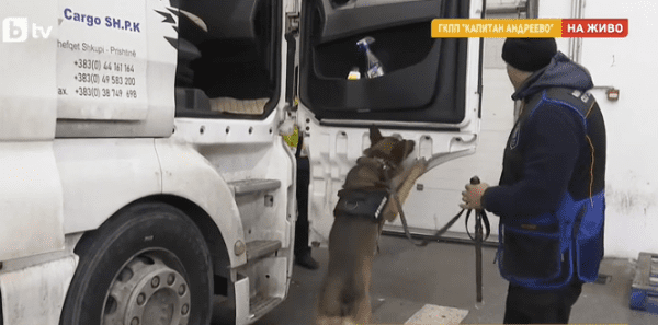 Skandal në kufi: Kamioni i kompanisë kosovare kapet me kokainë