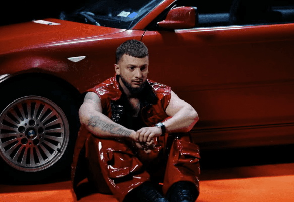 Fero niset drejt Dubait – A po shkon për të takuar vajzën pas më shumë se një viti?