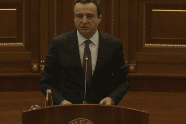 Kurti: Akuzat në Hagë të padrejta, nuk pranojmë barazimin e UÇK-së me regjimin gjenocidal