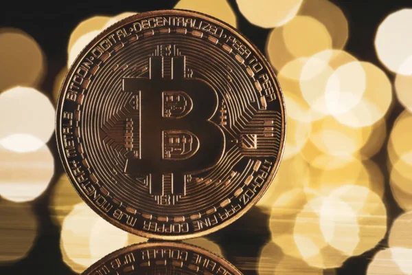 Çmimi i Bitcoin shënon rënie të fortë, një nga më të mëdhatë që nga fundi i vitit 2024