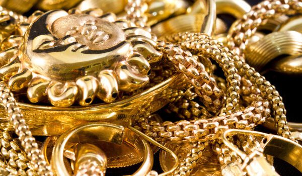 Prokuroria në Pejë sekuestron dhjetëra kilogramë ari në aksion ndaj argjentarive