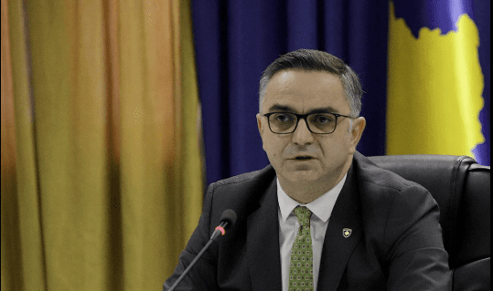 Besnik Tahiri kritikon Qeverinë për Ligjin për të Huajt: “Serbia përfiton, Kosova mbetet pa asgjë”