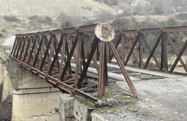 Tragjedi në Urën e Moglicës: gruaja humb jetën pasi ra në ujë