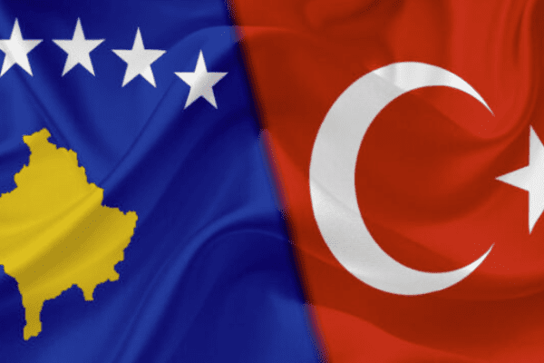 Kosova përballë “gjigantit” Turqi – diferencë mbi 330 milionë euro para finales në Stadiumi Fadil Vokrri