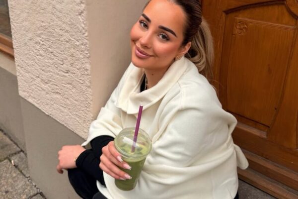 “U zhduk për 1 muaj!” Elijona rikthehet dhe zbulon të vërtetën që preku të gjithë