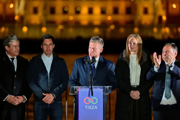 Orbán humb zgjedhjet pas 16 vjetësh, Magyar shpall fitoren: “Faleminderit Hungari”