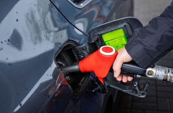 “Rriten çmimet e derivateve? Ja sa kushtojnë sot nafta dhe benzina”