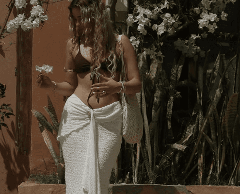 Elijona “nxeh” rrjetin nga Egjipti! Fotoja me bikini merr gjithë vëmendjen