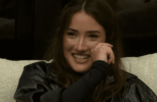 Vanesa flet për puthjen me vëllain në Ferma VIP: “Ashtu e puth gjithmonë…”