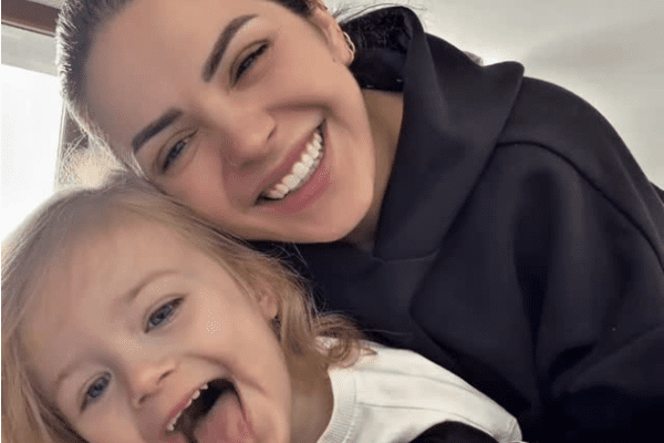 Fifi rrëfehet pa filtra: “Qava 40 minuta kur mora vesh që është djalë”