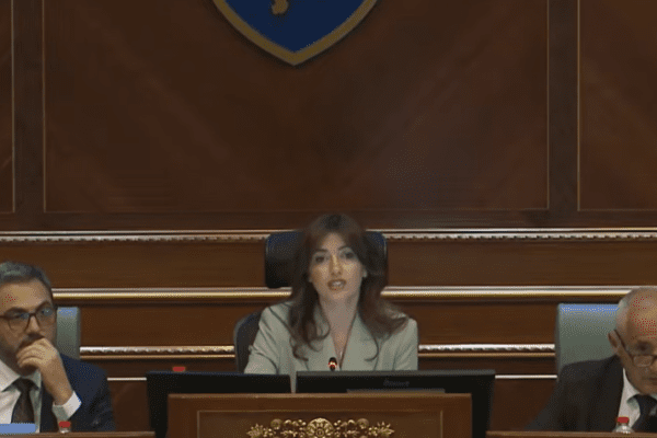 Haxhiu në Kuvend: “Tash është më vështirë me zgjedh presidentin, s’ka më pazare, tendera e ambasada”