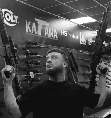 Fero habit rrjetin, shfaqet me dy armë të gjata