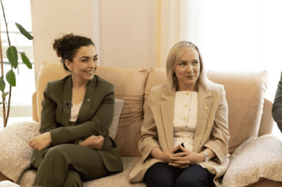 Brikena Muharremi, avokatja e parë shqiptare në Britani, garon me LDK-në në zgjedhjet e 7 qershorit