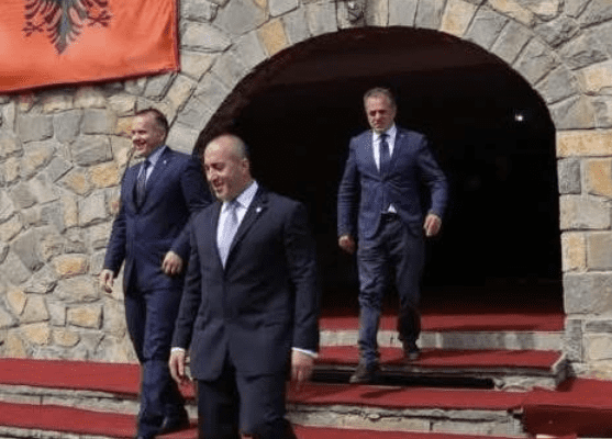 Halil Matoshi del hapur në mbështetje të Avni Arifit: Një nga njerëzit më të mirë