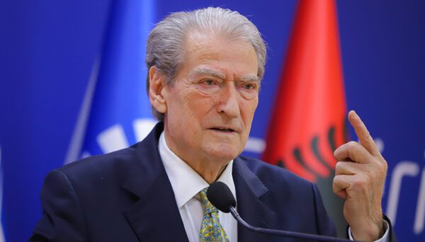 PD në Shqipëri zhvillon procesin e brendshëm – Berisha e quan “referendum”