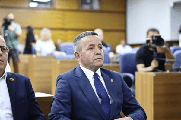Diaspora ndryshon listën e PDK-së: Rrustem Mustafa rikthen mandatin, mbeten jashtë Bekim Haxhiu dhe Xhavit Haliti